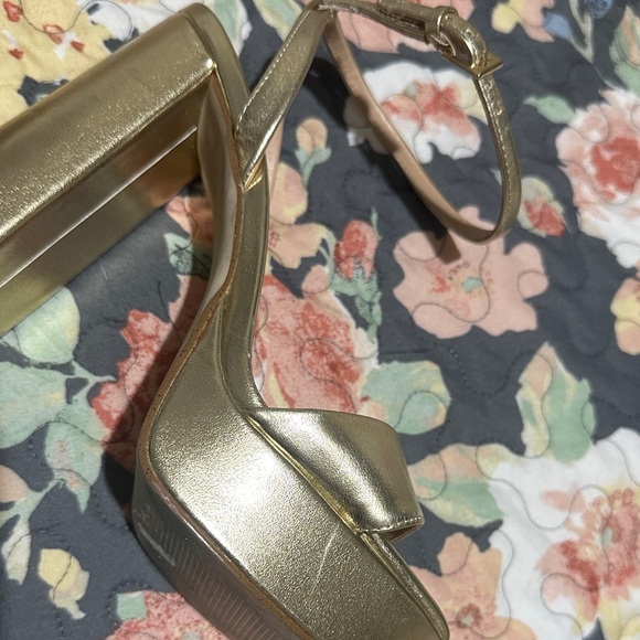 Steve Madden Metallic Gold Heels - Picture 3 of 4